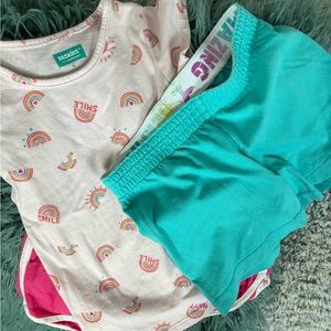 Toddler girl shirt + 2 shorts